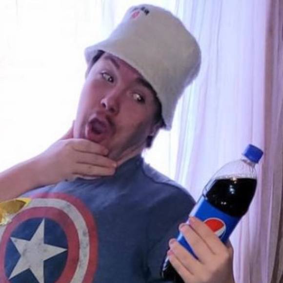 Meet your Posher, Travis - Picture 1 of 1